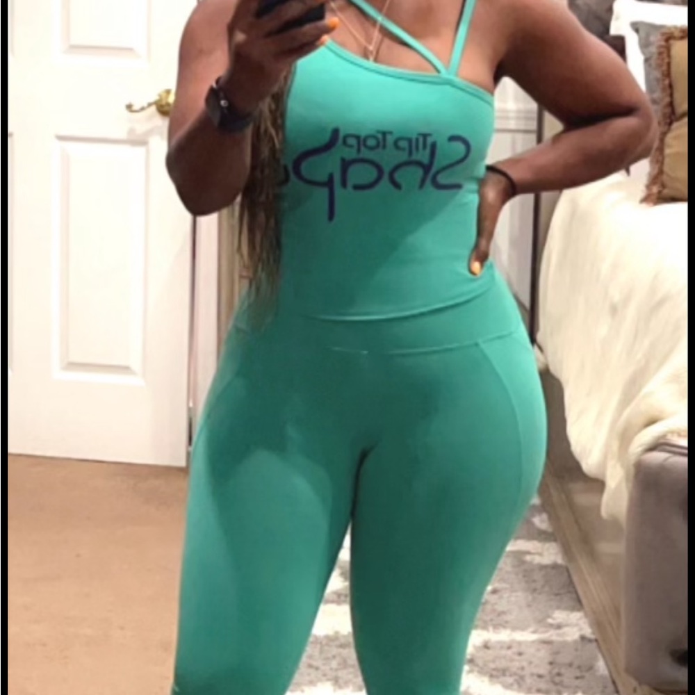 Mint Green Joggers with Seamless Athletic Fit